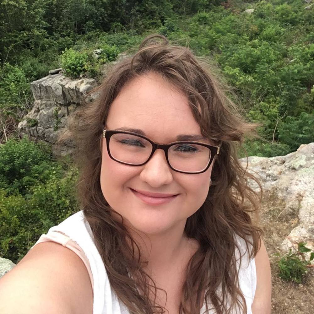 Meet your Posher, Hannah